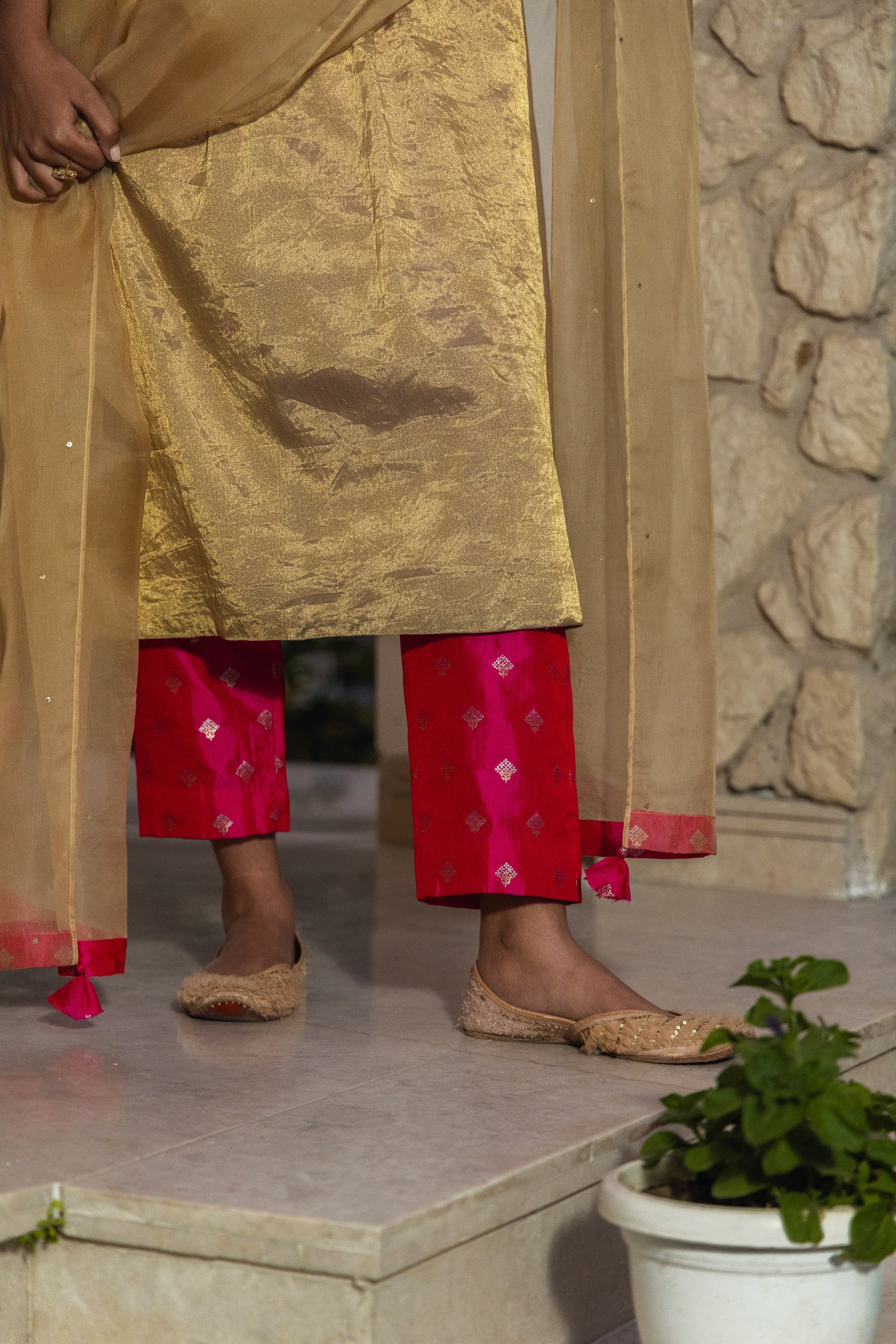 Sunehri Banarasi Set